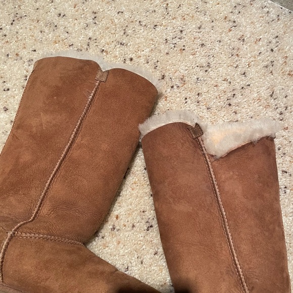 UGG Bailey Button Triplet - Picture 7 of 10